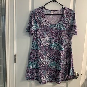 LuLaRoe Shirt. Size XS. Good condition.